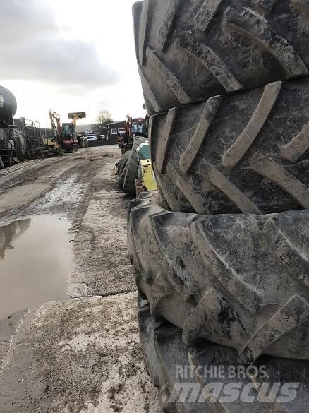  TYRES Banden, wielen en velgen