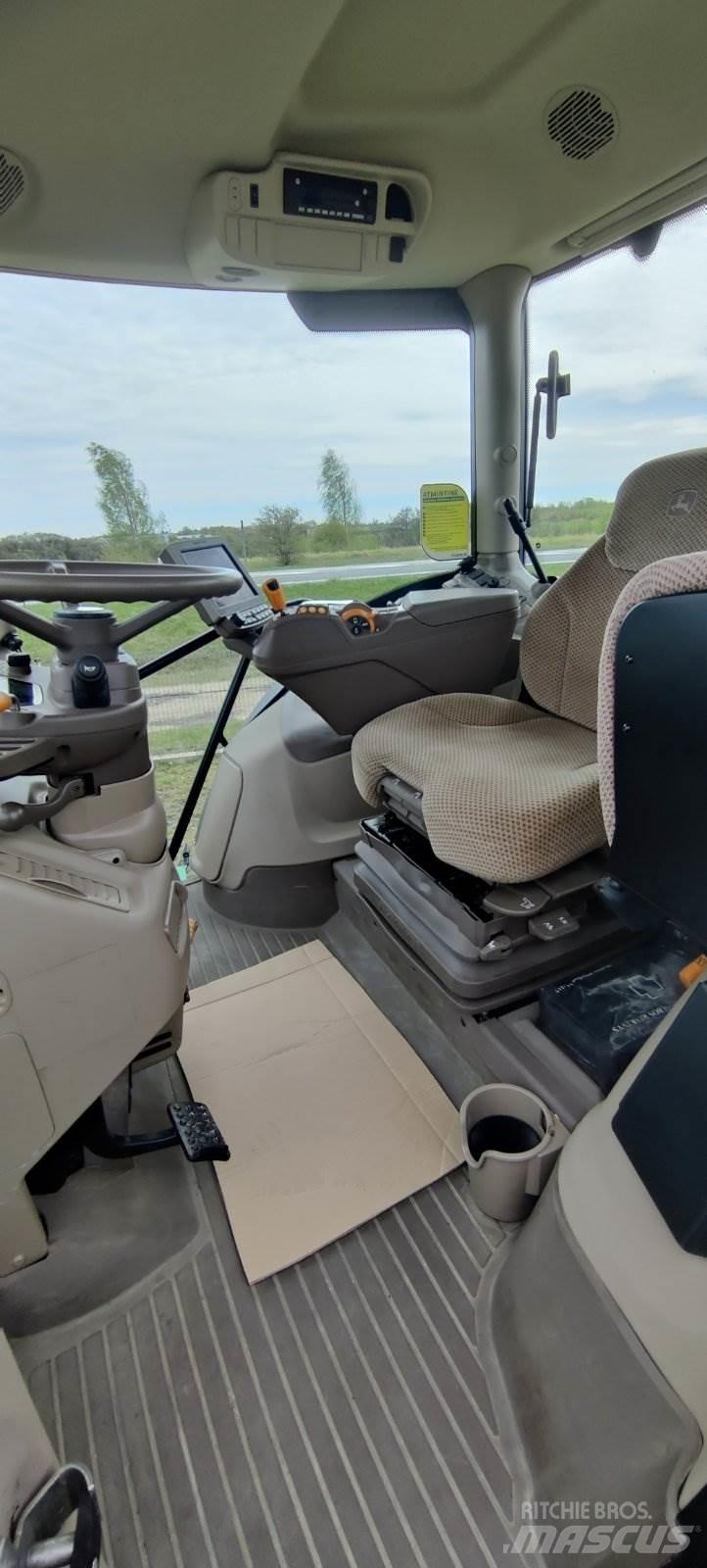 John Deere 6215R Tractoren