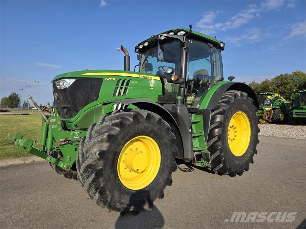 John Deere 6215R Tractoren