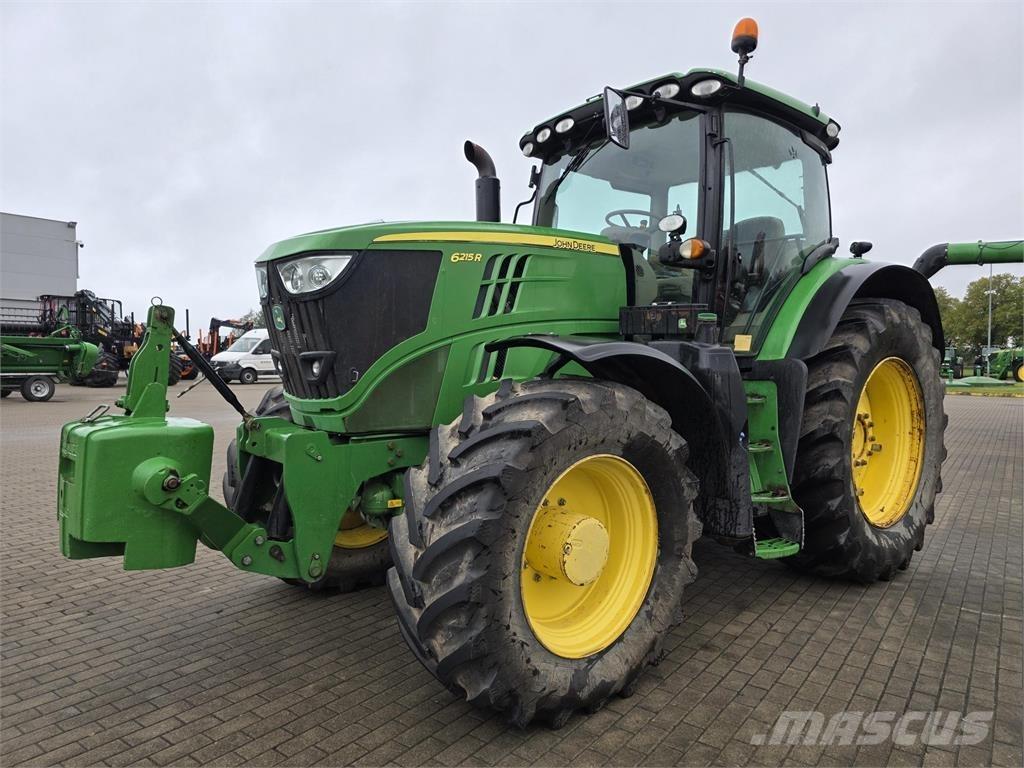 John Deere 6215R Tractoren