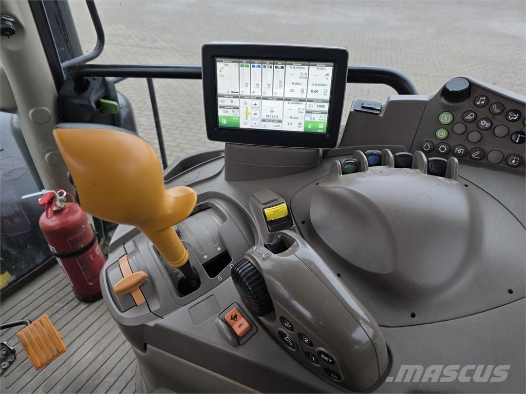 John Deere 6215R Tractoren