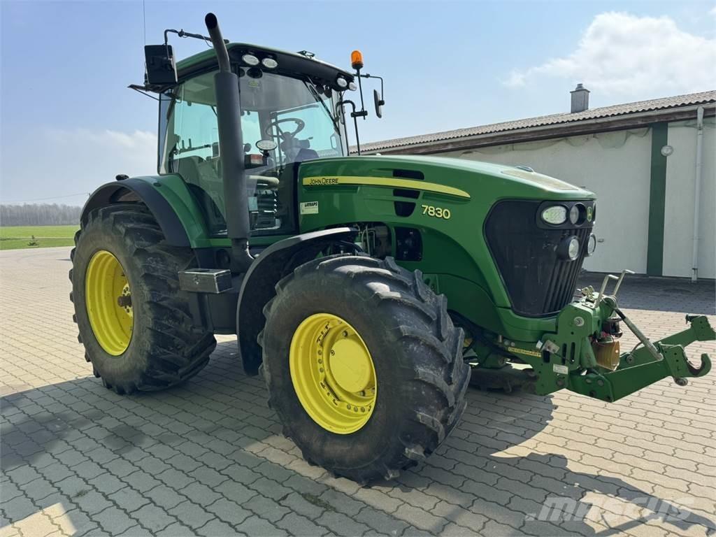 John Deere 7830 Tractoren