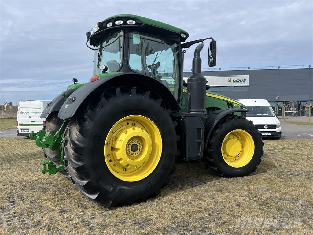 John Deere 8400R Tractoren