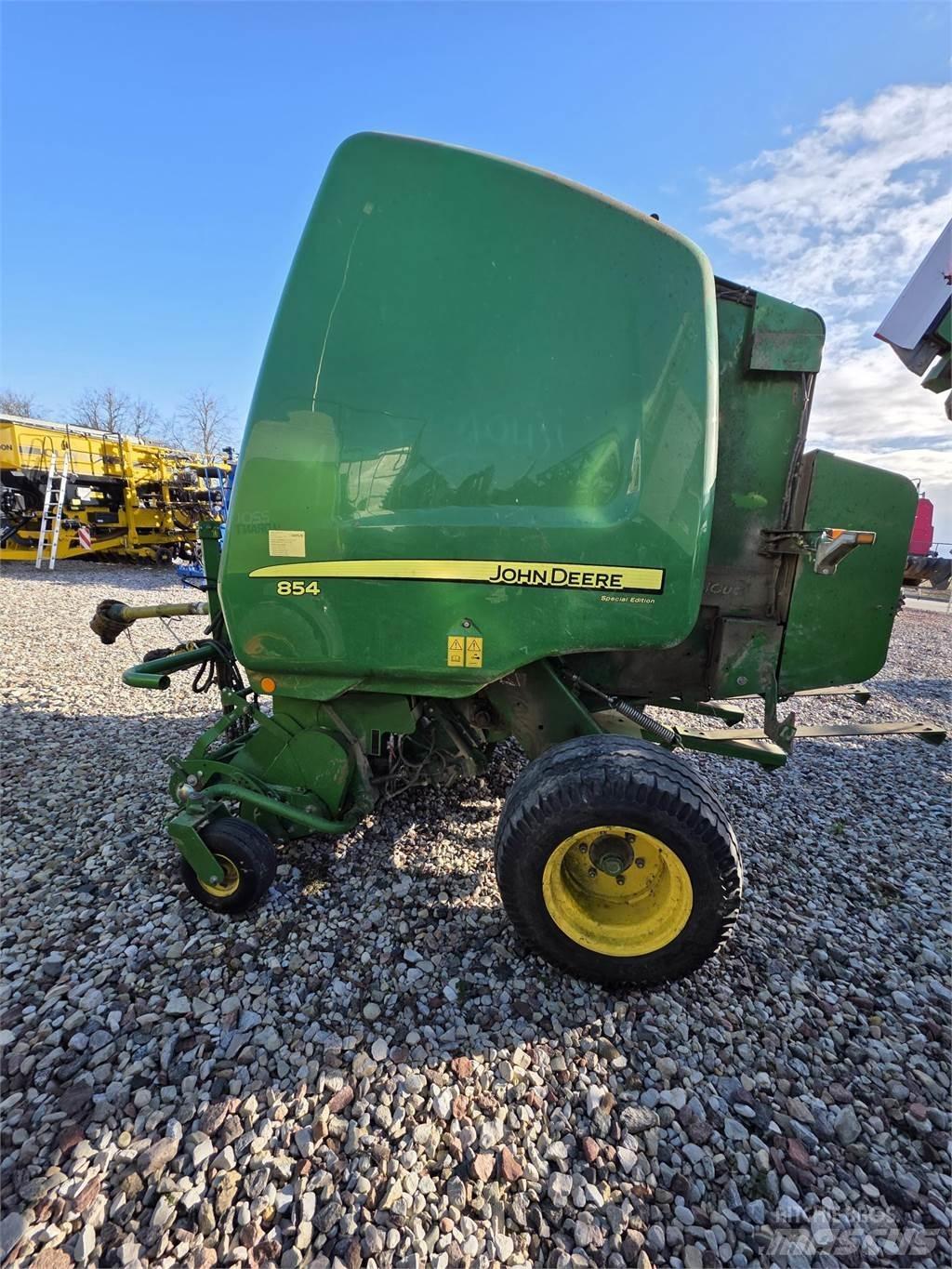John Deere 854 Ronde-balenpersen