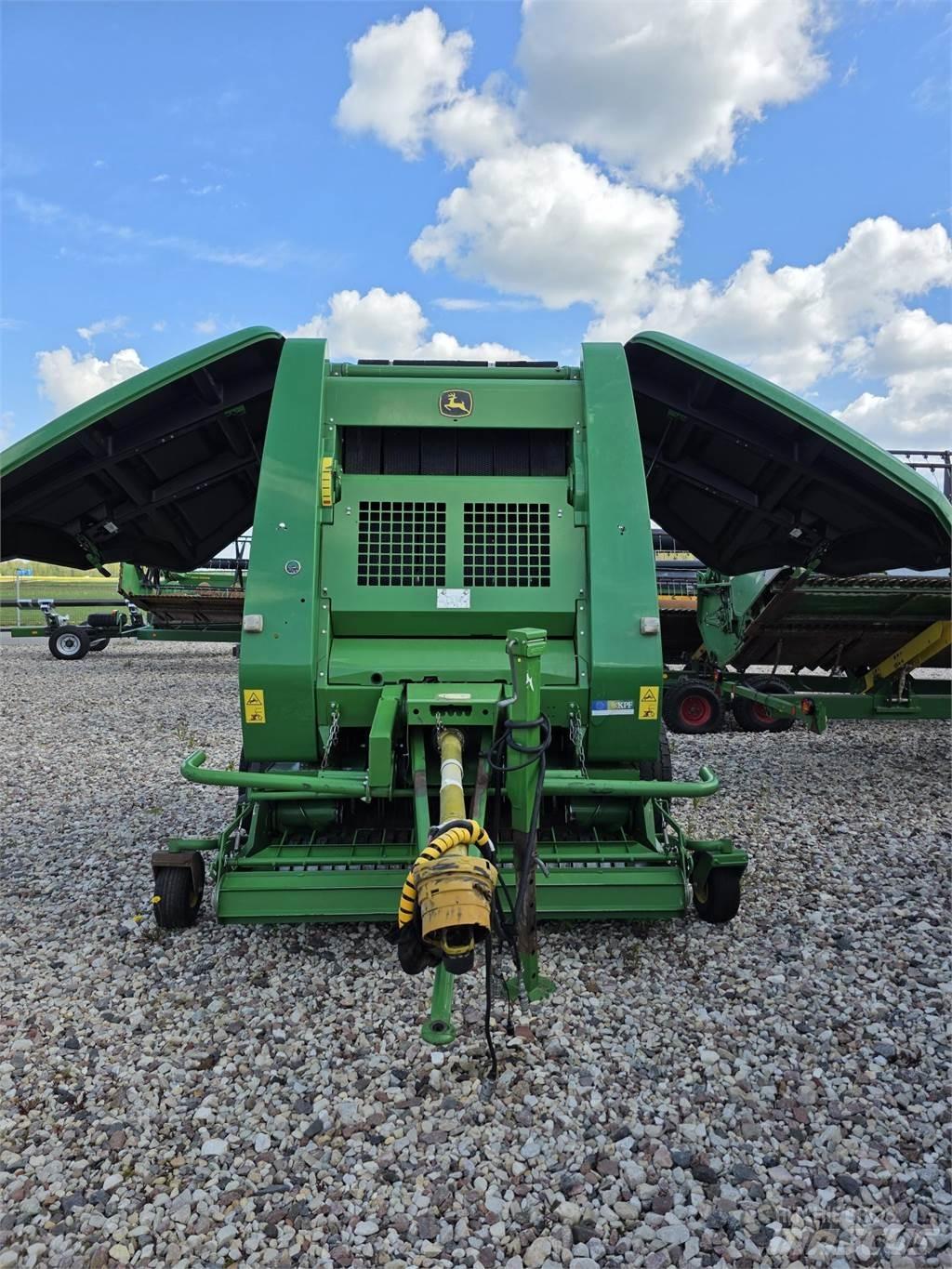 John Deere 854 Ronde-balenpersen