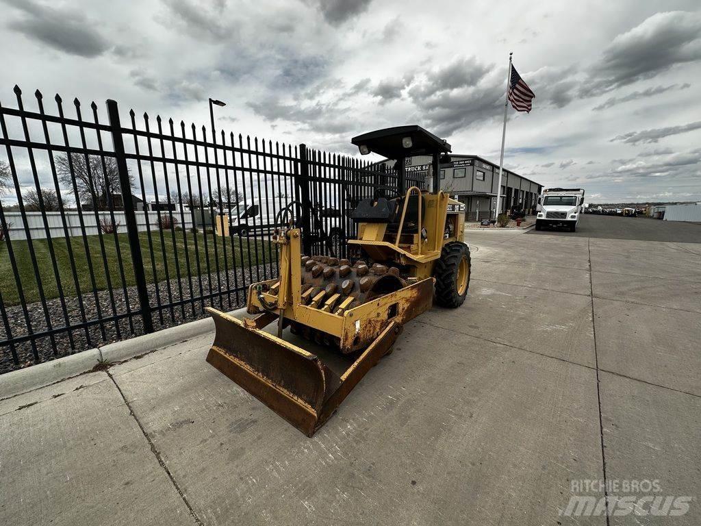 CAT CP-323C Tractoren