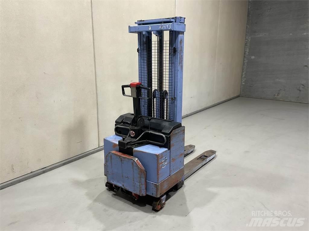 BT LSV 1250 E Zelfrijdende stapelaars