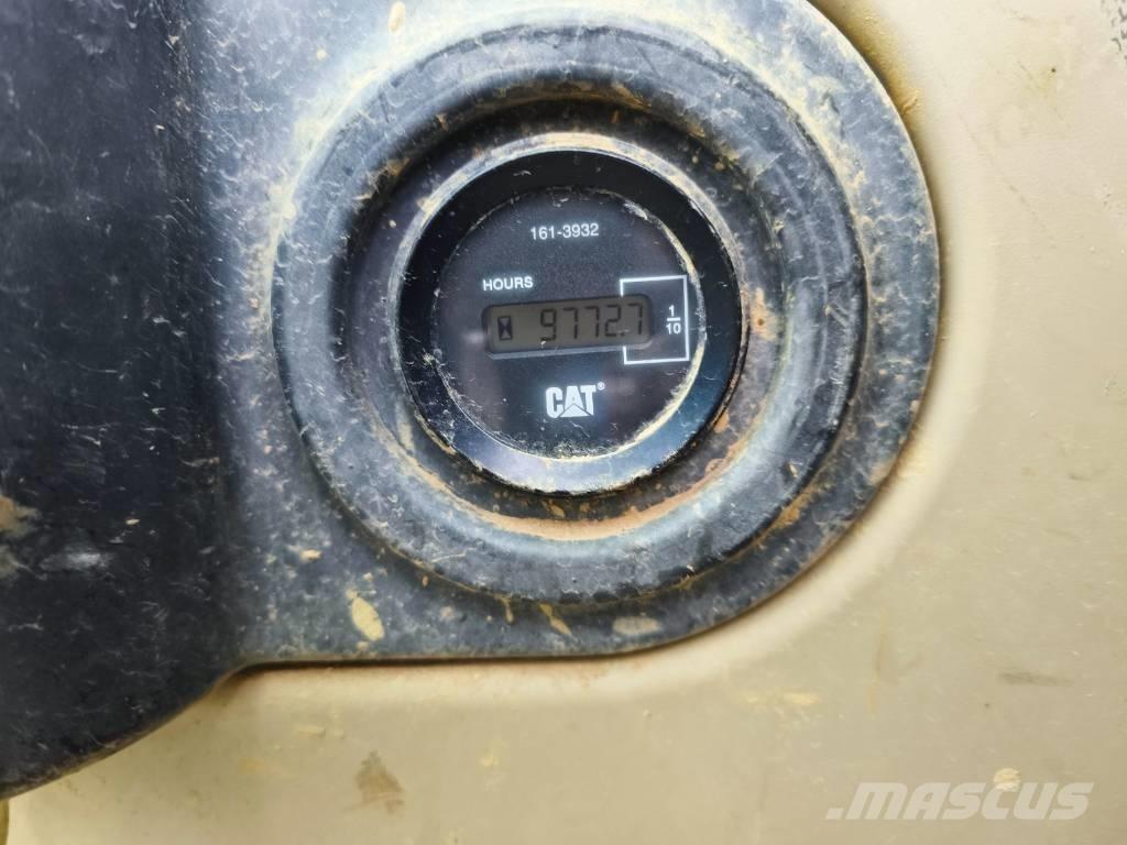 CAT 318 C Rupsgraafmachines