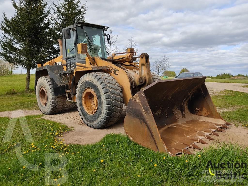 CASE 821 C Wielladers