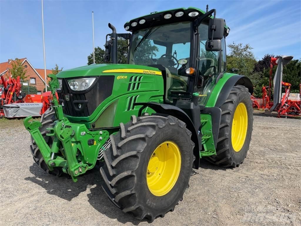 John Deere 6130R Tractoren