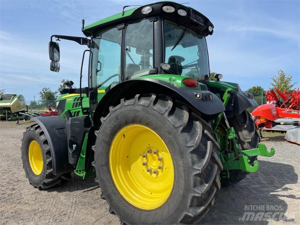 John Deere 6130R Tractoren