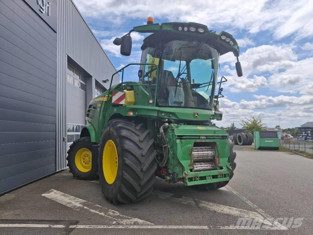 John Deere 7300 i Zelfrijdende veldhakselaars