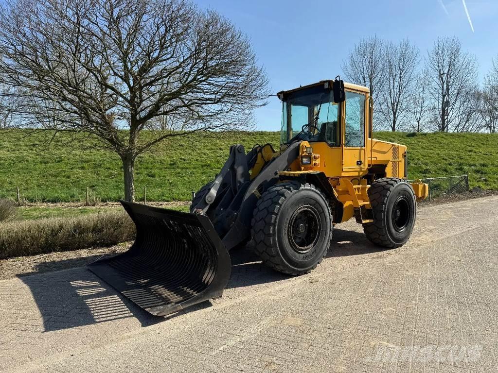 Volvo L70D Wielladers