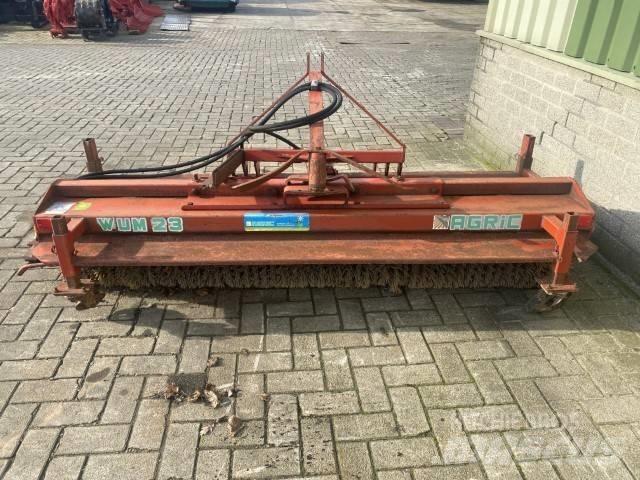 Agric W U M -2-3 Veegmachines