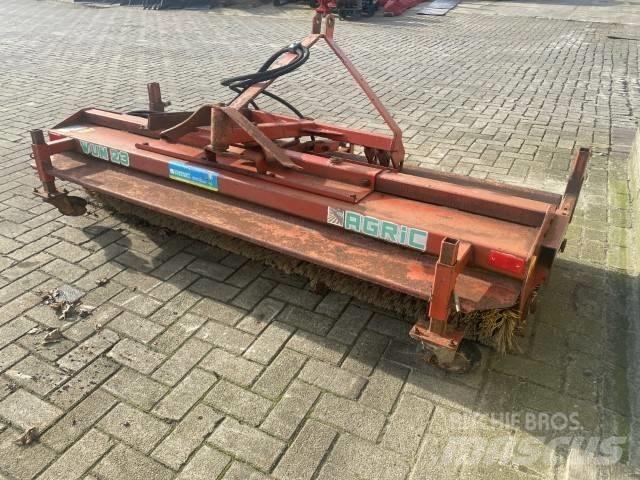 Agric W U M -2-3 Veegmachines