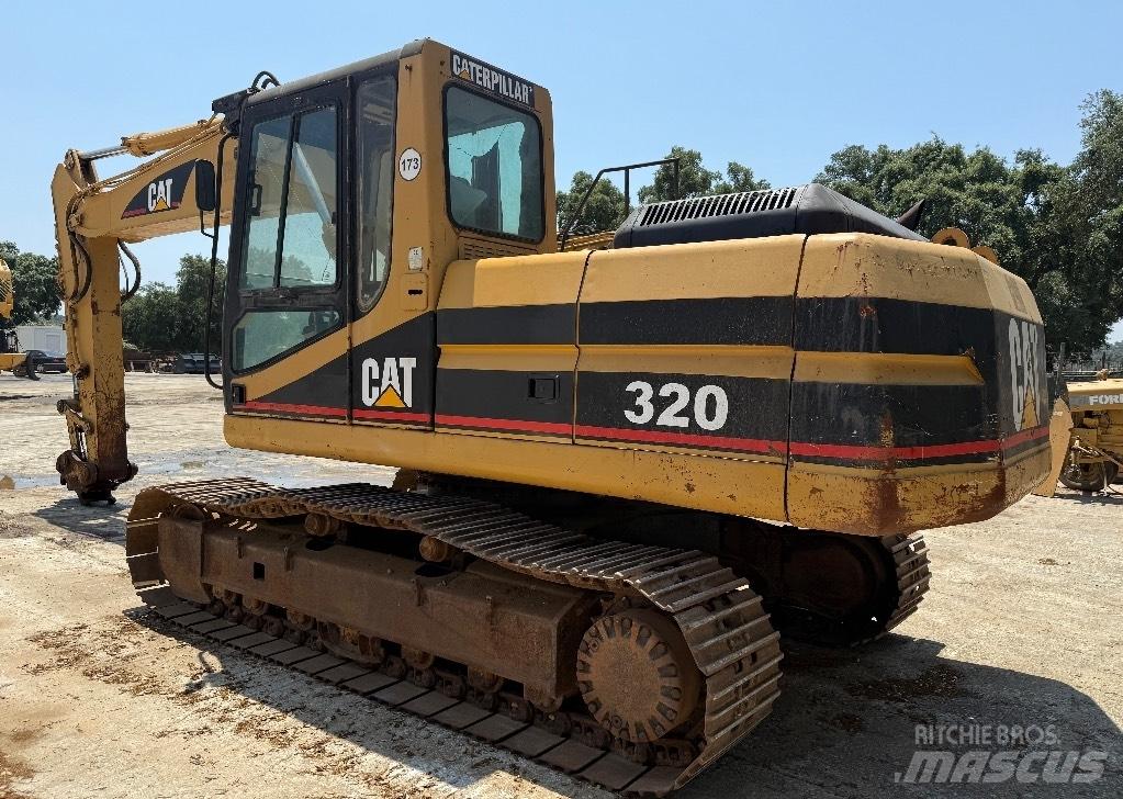 CAT 320 L Rupsgraafmachines