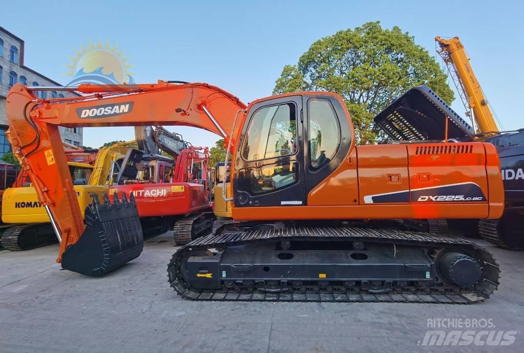 Doosan DX 225 Rupsgraafmachines