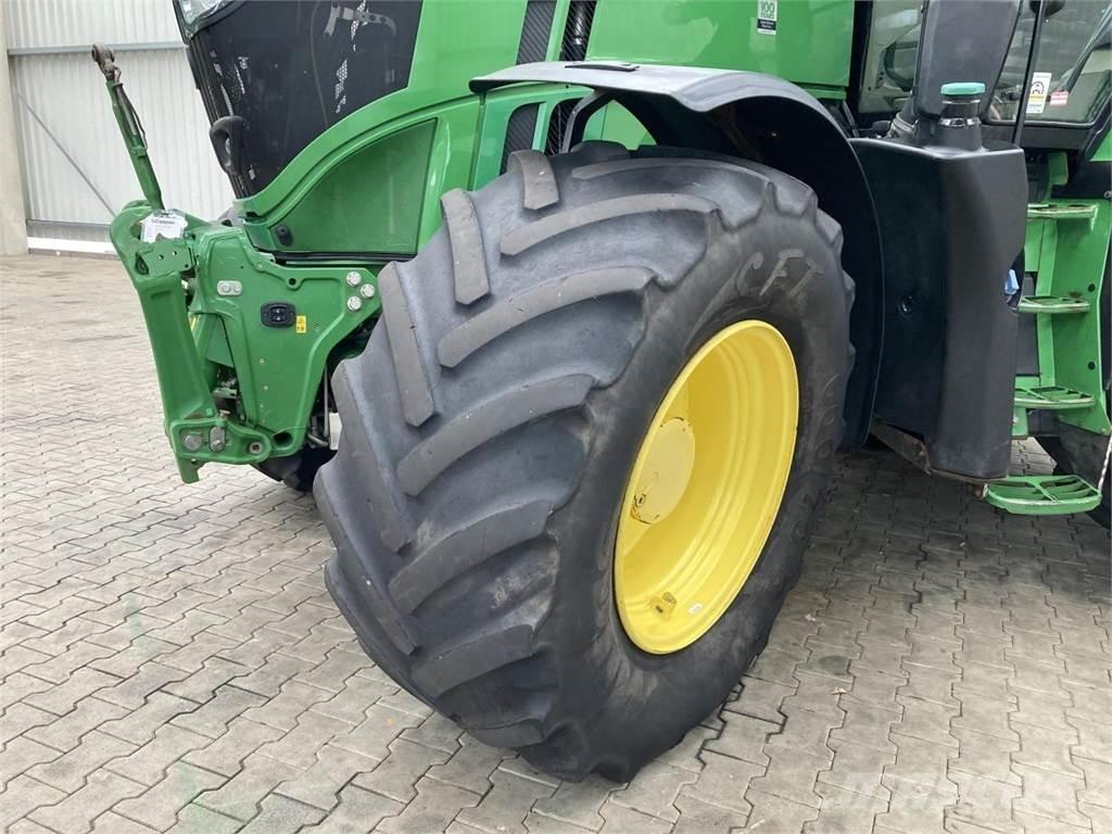 John Deere 6230R Tractoren