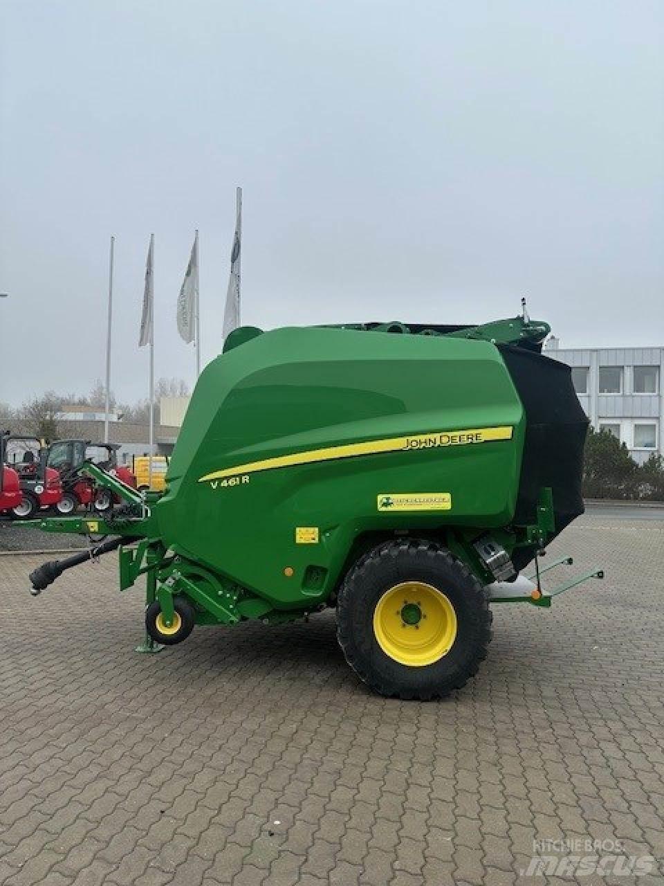 John Deere V461R Ronde-balenpersen