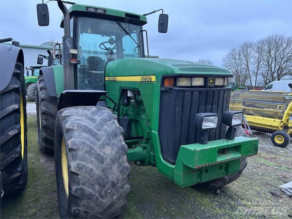 John Deere 8200 Tractoren