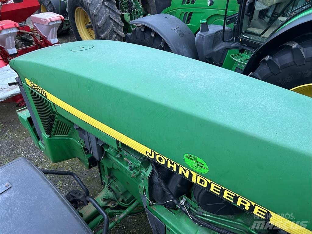 John Deere 8200 Tractoren