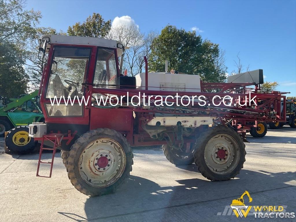 BATEMAN 2001 HI LO Zelfrijdende spuitmachines