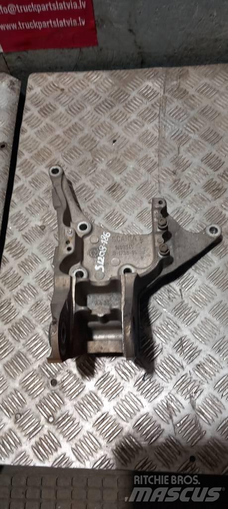 Scania 94 D.     1409345 Cabine en interieur