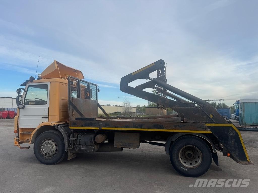 Scania P 82 H Portaalsysteem vrachtwagens