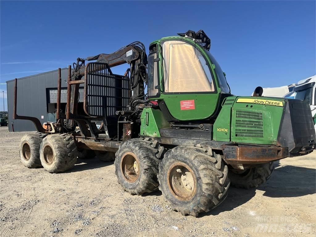 John Deere 1010E Harvesters