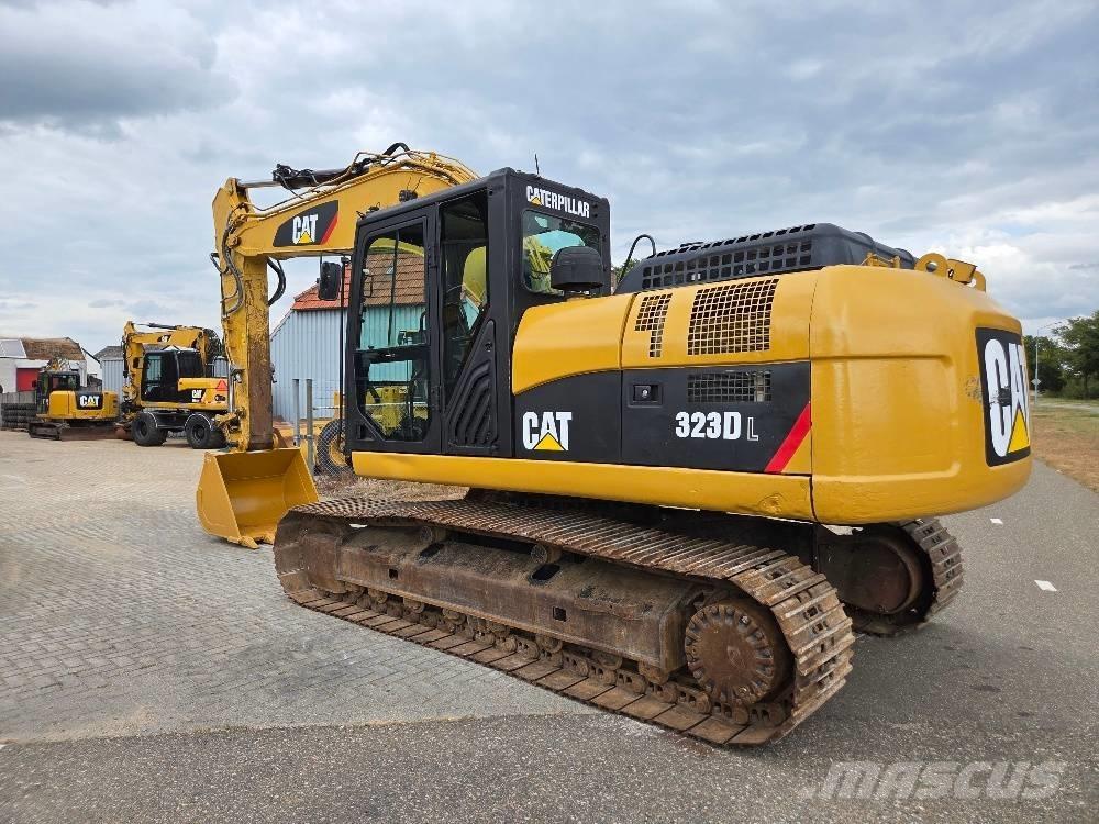 CAT 323DL Rupsgraafmachines
