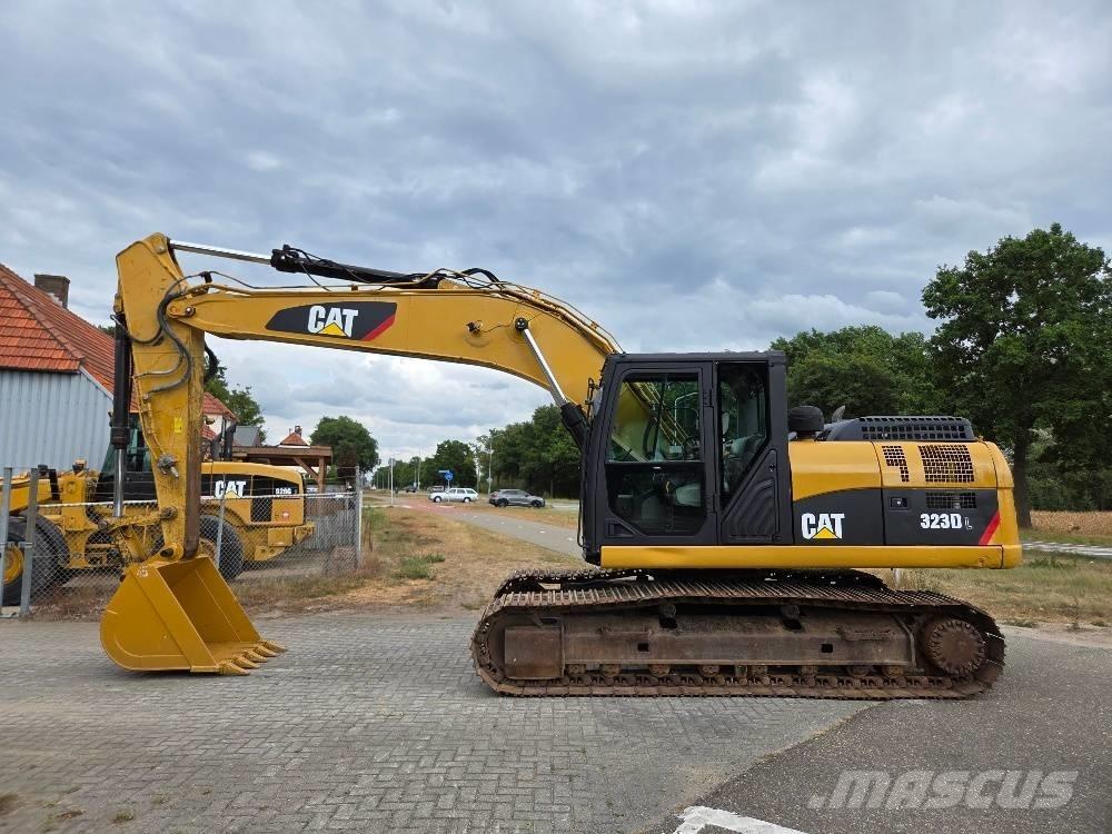 CAT 323DL Rupsgraafmachines