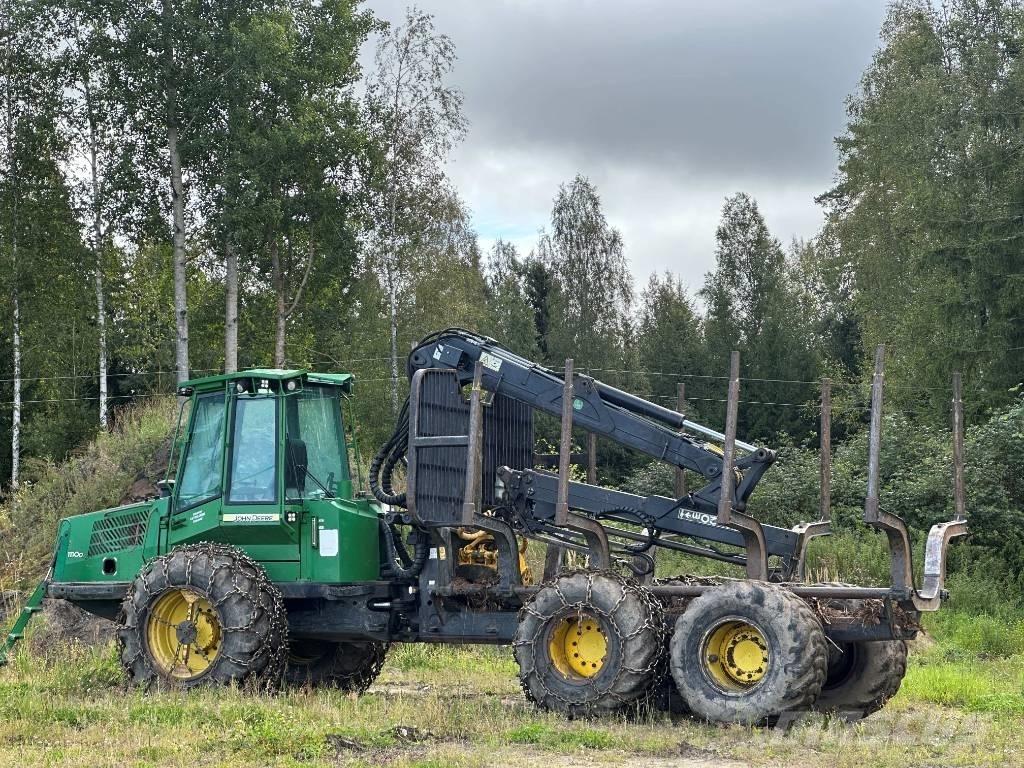 John Deere 1110 D Uitrijwagens