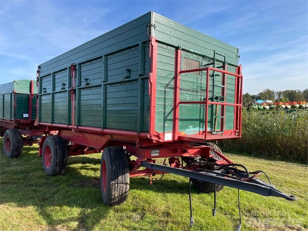 Knies 18 to. Balenwagens