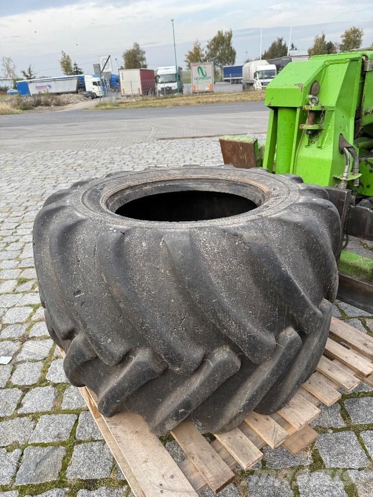 Nokian 710/40-22.5 Banden, wielen en velgen