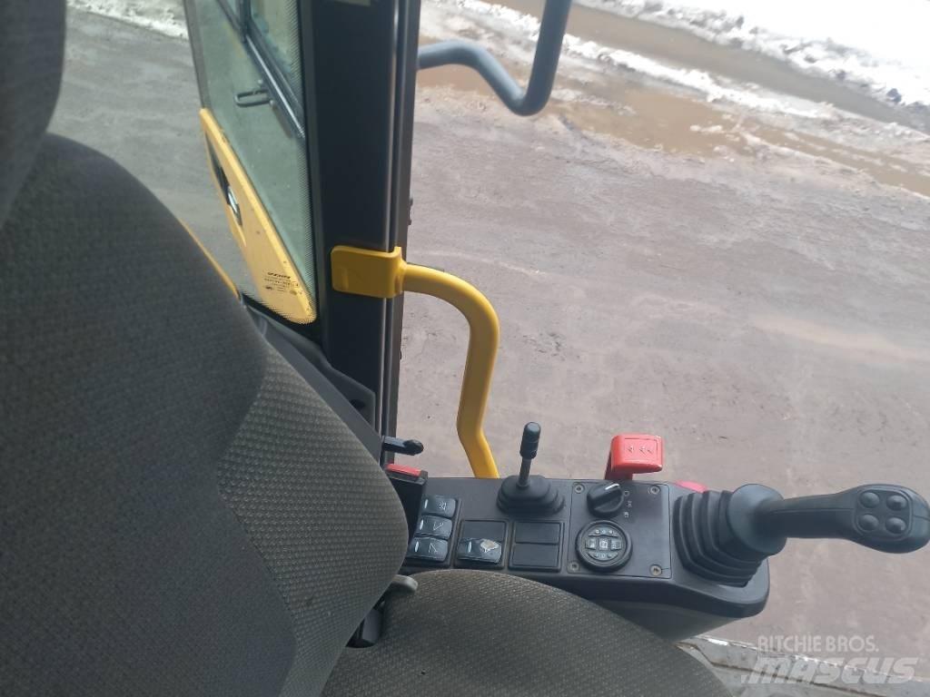 Volvo EW 140 D Wielgraafmachines