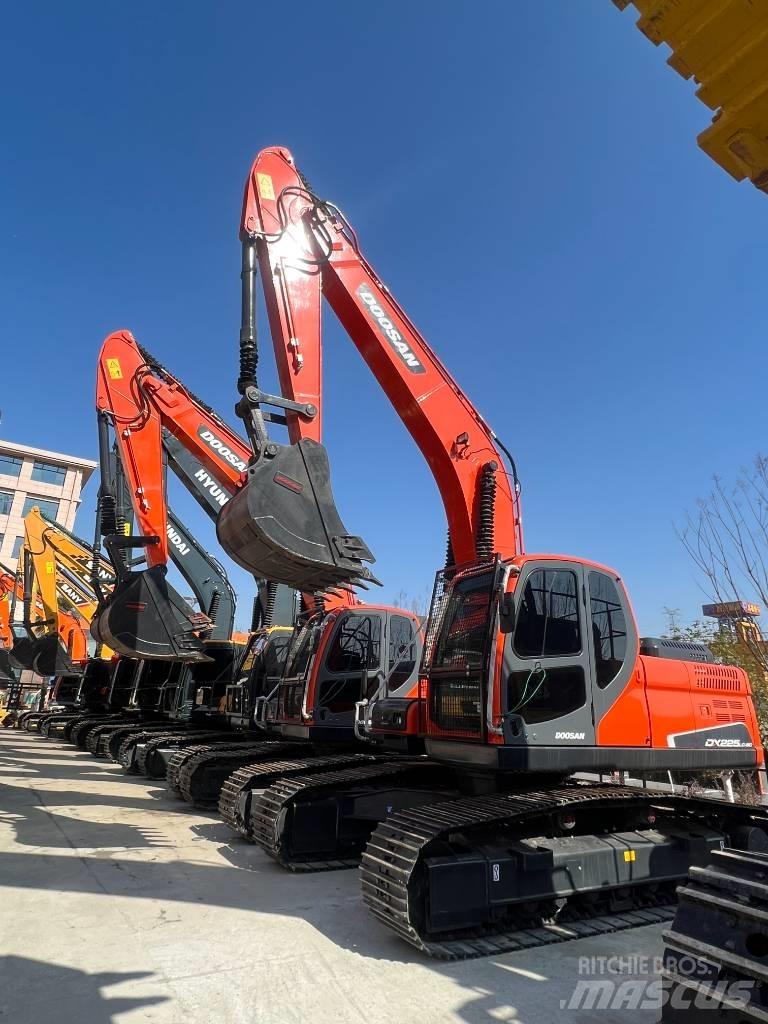 Doosan DX 225 Rupsgraafmachines