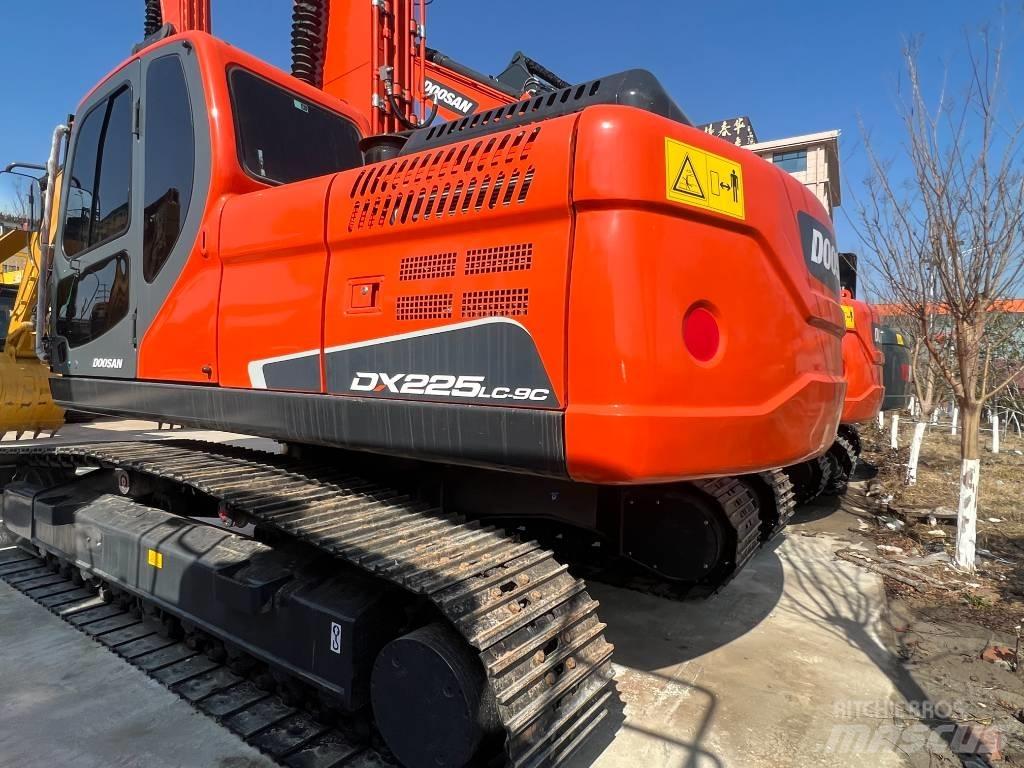 Doosan DX 225 Rupsgraafmachines