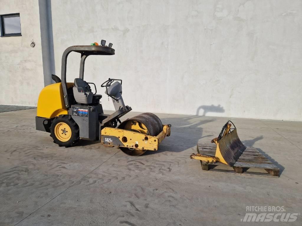 Volvo SD 25 D  R329 Trilrolwalsen