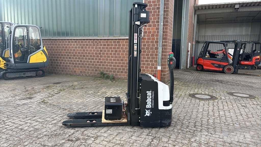 Doosan BSL16N Meeloop stapelaar