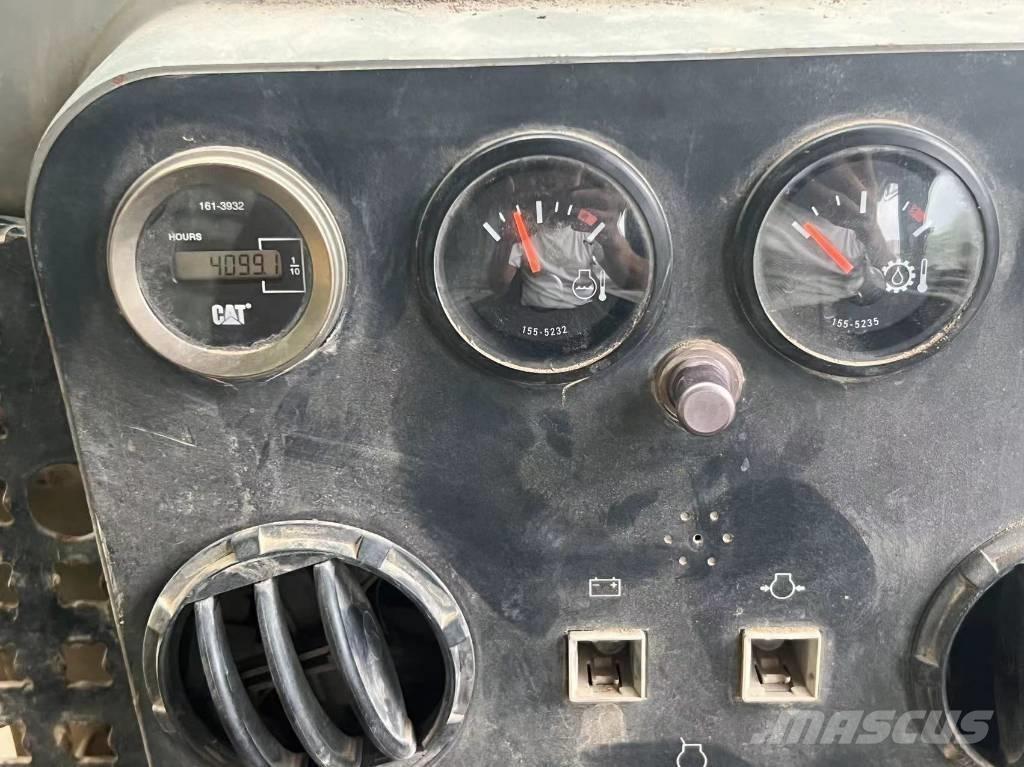 CAT D7G2 Rupsdozers