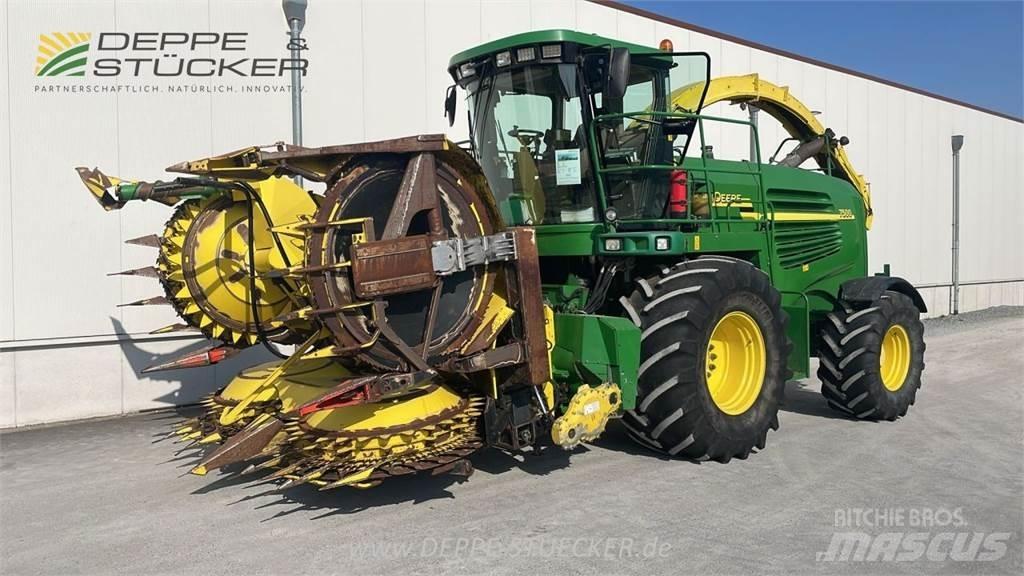 John Deere 7500 Getrokken veldhakselaar