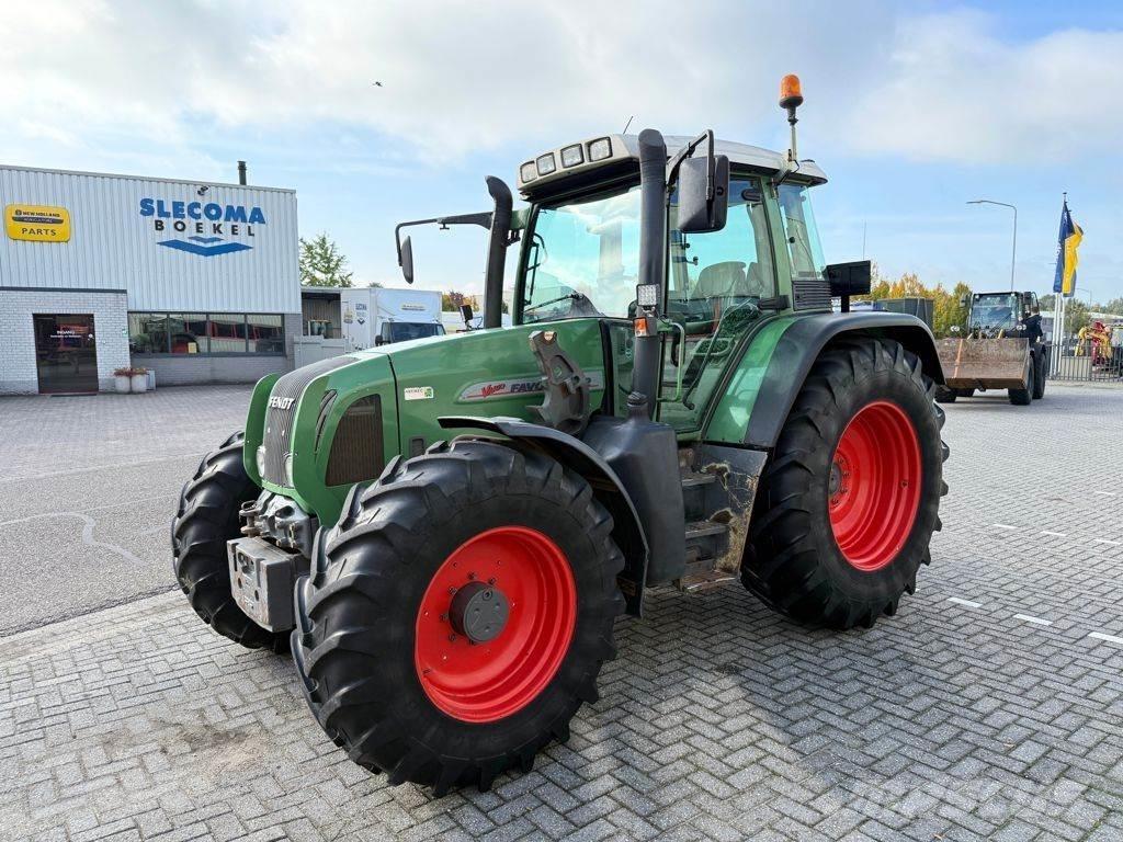 Fendt 712 Vario Tractoren