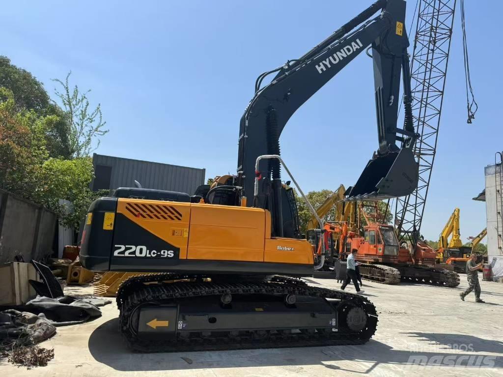 Hyundai R220LC-9S Midigraafmachines 7t - 12t