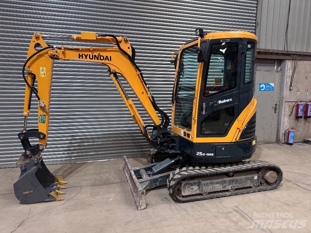 Hyundai R25Z-9 AK Minigraafmachines < 7t