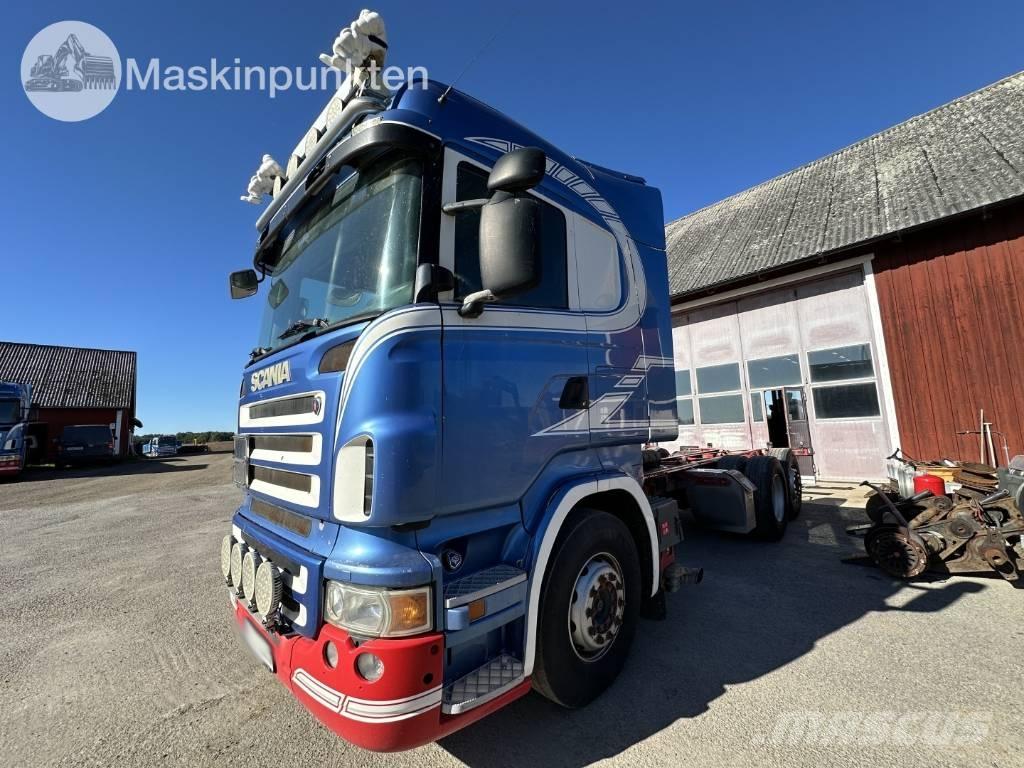 Scania R 560 LB Chassis met cabine