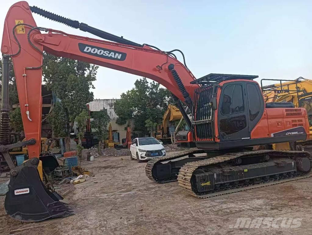 Doosan DX 225 LCA Rupsgraafmachines