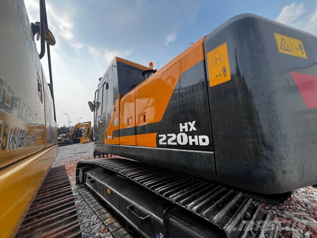 Hyundai HX 220 HD Rupsgraafmachines