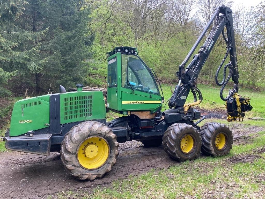 John Deere 1270 D Harvesters