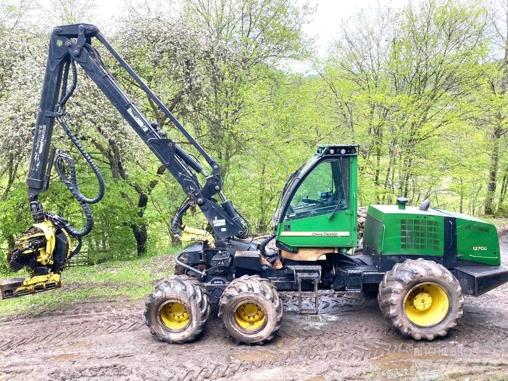 John Deere 1270 D Harvesters