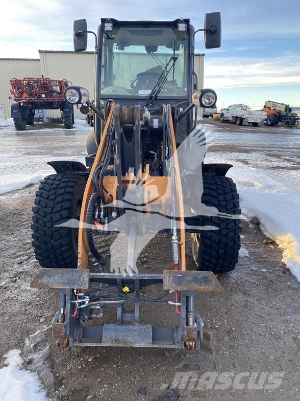 CASE 221F Wielladers